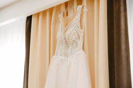 Свадебное платье(42-44р)
