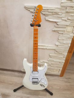 Продаю гитару stratocaster custom