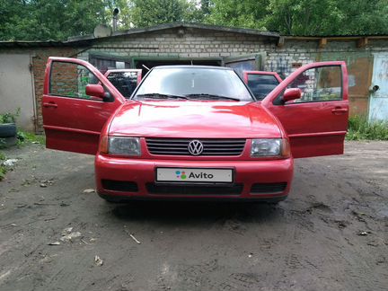 Volkswagen Polo 1.6 МТ, 1997, седан