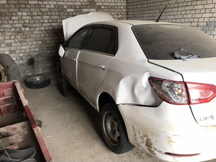 Dongfeng S30 1.6 МТ, 2014, седан, битый