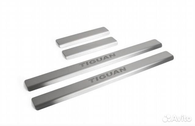 Накладки на пороги с логотипом VW Tiguan 2020-н.в