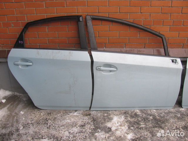 Дверь Toyota Prius ZVW30