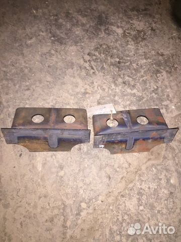 Кронштейн перед. опоры дв.правый 34039-1001078-10