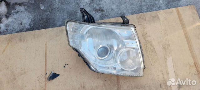 Mitsubishi Pajero 4 Фара Правая ксенон