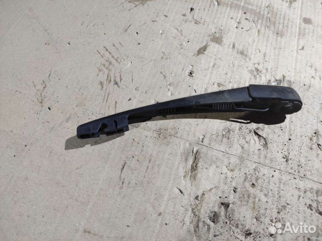 Задний дворник форд фокус 2. Задний поводок. Задний дворник subaru forester sj. Asam 30985 поводок заднего стеклоочистителя. Рычаг дворника заднего renault sandero.