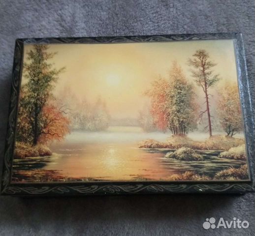 Шкатулка, статуэтки