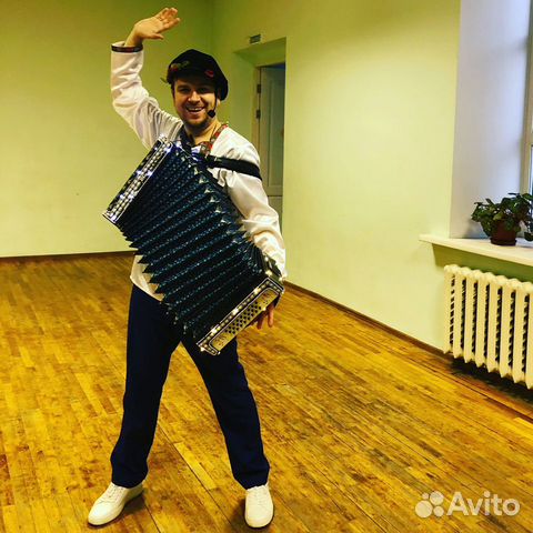 Баянист. Застольные песни