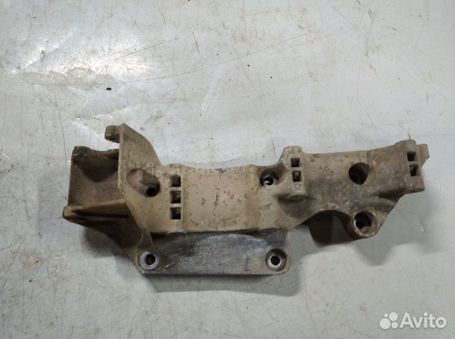 Кронштейн генератора Фольксваген Шаран