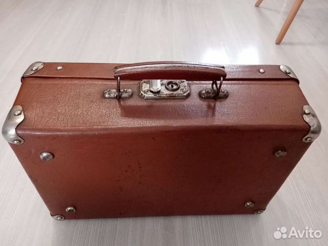 Продам чемодан 60-ых годов ретро