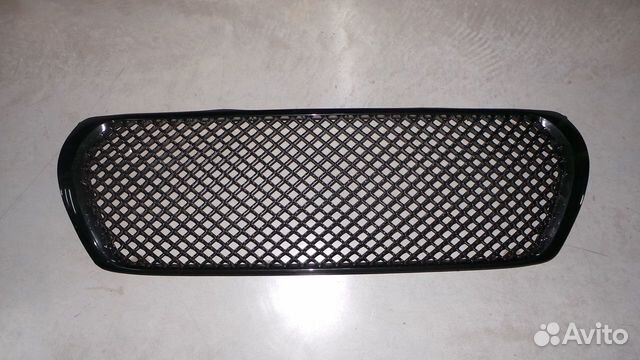 Передняя решетка toyota LC 200