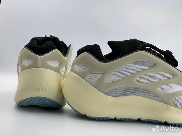 Adidas yeezy boost 700