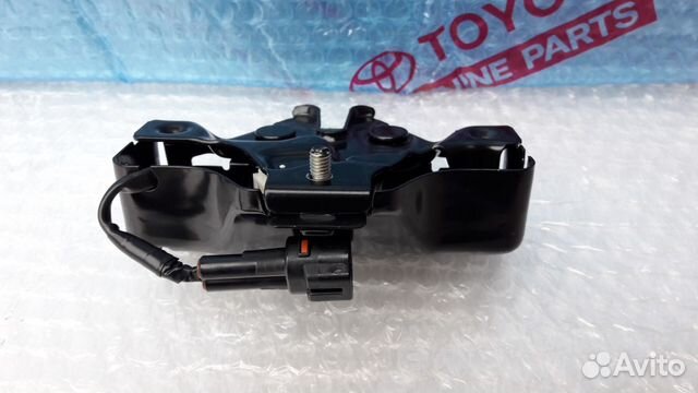 Замок капота Toyota Land Cruiser 200 2015-2020 Замок капота Toyota Land Cruiser 200 2015-2020