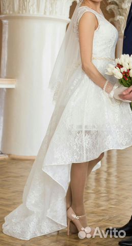 Свадебное платье, шубка и перчатки