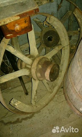 Деревянные колеса от телеги