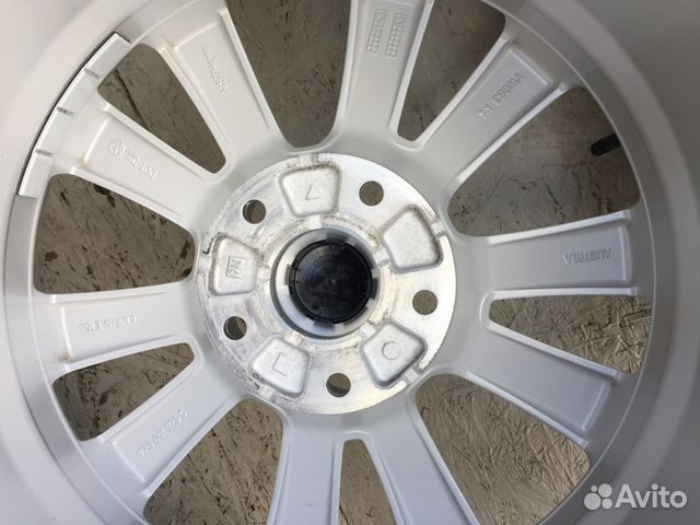 Оригинальные колеса на Volkswagen Touareg R18 Оригинальные колеса на Volkswagen Touareg R18