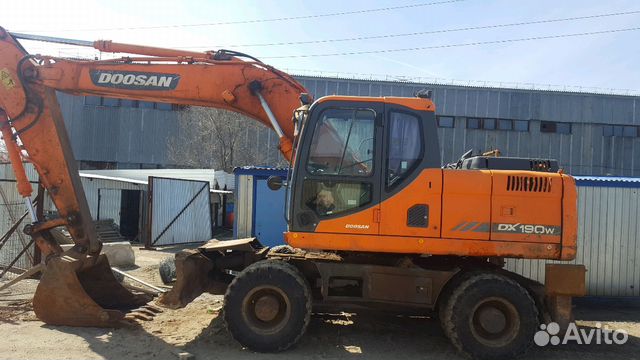 Колесный экскаватор Doosan DX190W