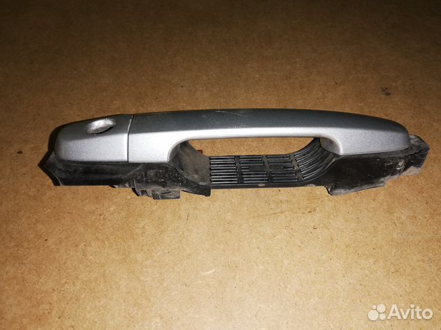 Ручка двери передняя правая Pontiac Vibe 2002-2007 Ручка двери передняя правая Pontiac Vibe 2002-2007
