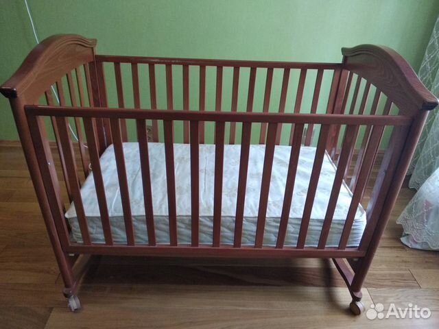 Продаю детскую кровать б/у с матрасом