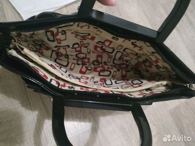 Сумка лаковая