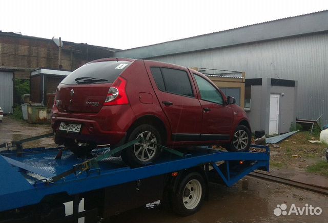 Renault Sandero 1.6 МТ, 2012, битый, 140 000 км