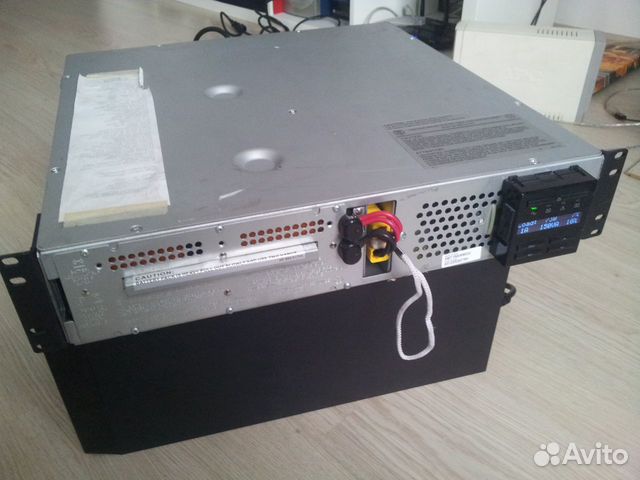 Ибп APC Smart-UPS 1500VA (SMT1500RMI2U) на 1 кВт