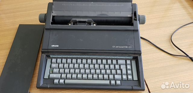 Пишущая машинка,электронная печатная машинка
