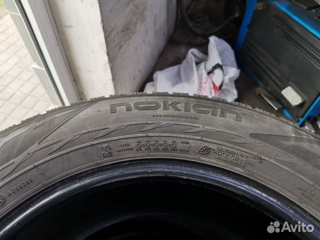 Nokian Hakkapeliitta R2 SUV 235/65 R17 Nokian Hakkapeliitta R2 SUV 235/65 R17