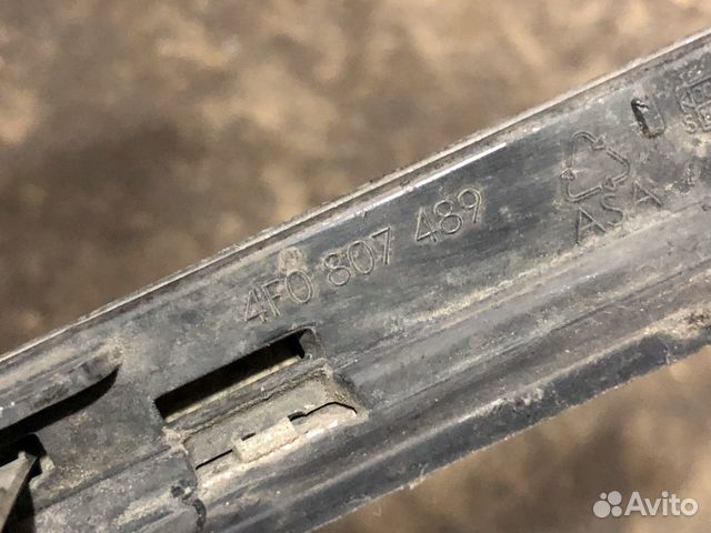 Молдинг переднего бампера Audi A6 C6 4F0807489