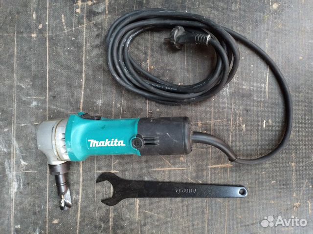 Ножницы по металлу Makita JN1601