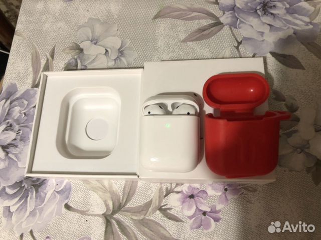 Наушники AirPods 2 (беспроводная зарядка) Наушники AirPods 2 (беспроводная зарядка)