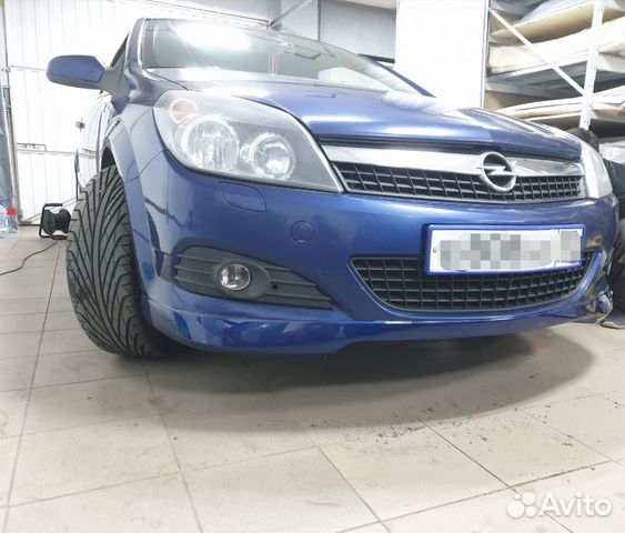Накладка на передний бампер Opel Astra H