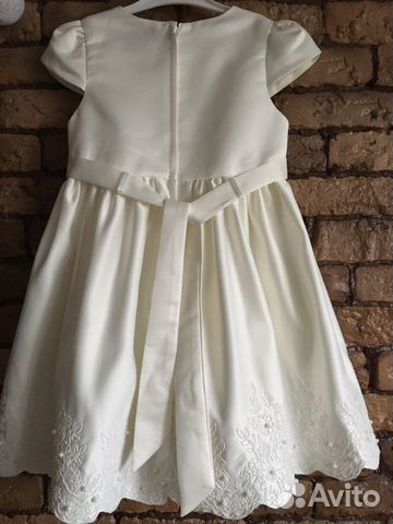 Платье нарядное на девочку 5 лет новое Платье нарядное на девочку 5 лет новое