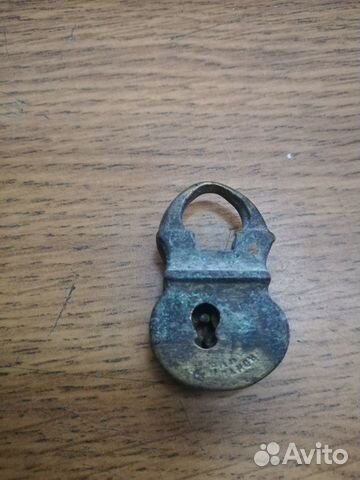 Старинный навесной замок