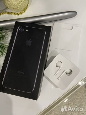 Телефон iPhone 7