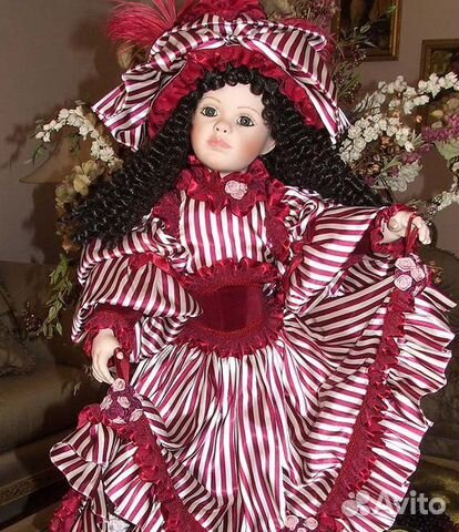 Большая фарфоровая кукла коллекционная Patricia Lo