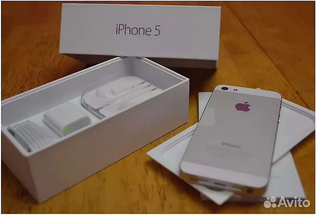 Новые айфоны ставрополь. Iphone 5 белый. Iphone 5s белый. Apple iphone 5s 64gb белый. Iphone 5 коробка.