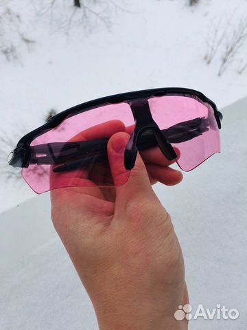 Розовые спортивные очки