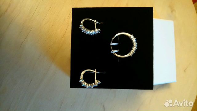 Серебряные серьги и кольцо с фианитами