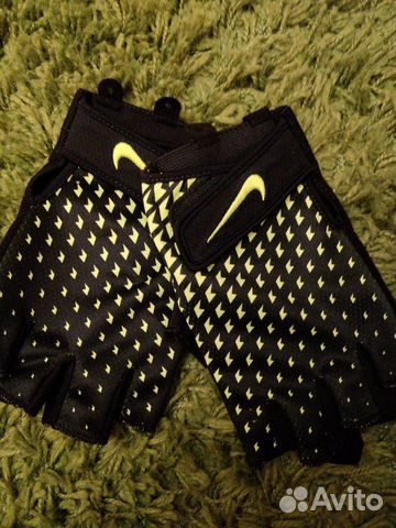 Перчатки для спорта nike Перчатки для спорта nike