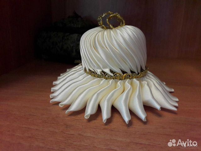 Подставка для колец на свадьбу (ручная работа) Подставка для колец на свадьбу (ручная работа)