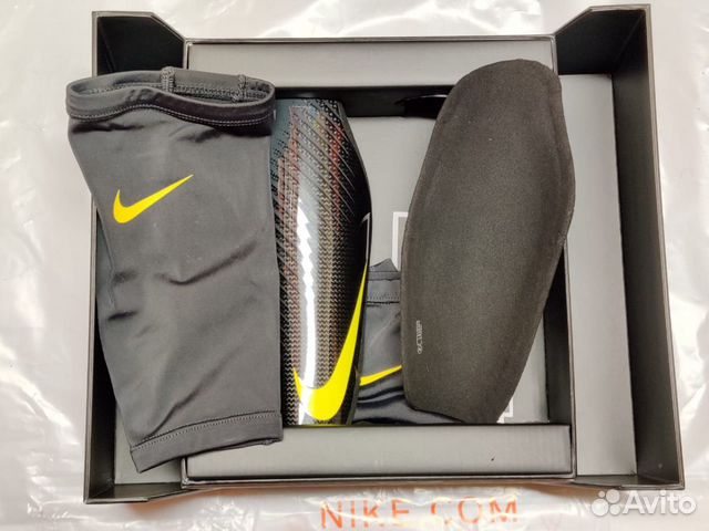 Новые футбольные щитки Nike Elite Новые футбольные щитки Nike Elite