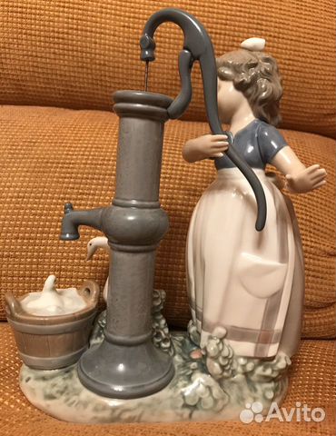 Lladro фарфоровая статуэтка