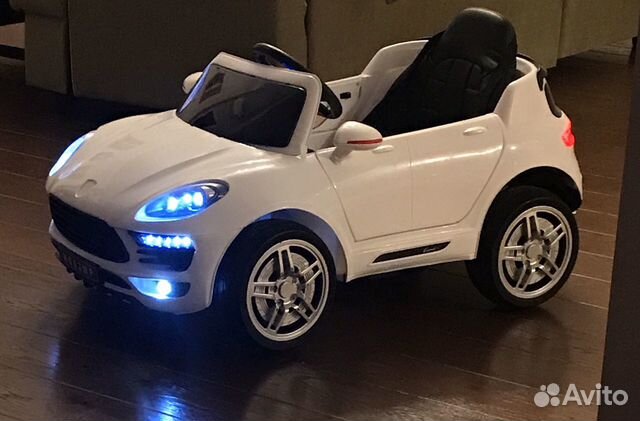 Электромобиль белый Порш Электромобиль белый Порш