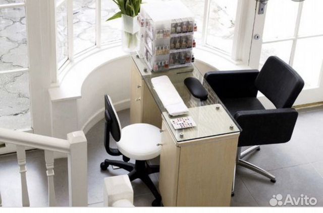 Место маникюра