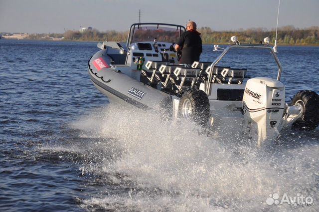 Амфибийный катер Sealegs 7.7 RIB Wide Console Амфибийный катер Sealegs 7.7 RIB Wide Console