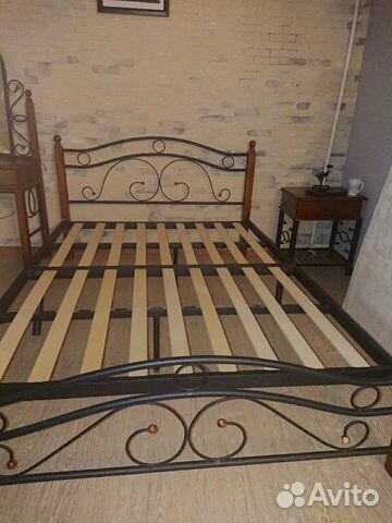 Кровать с матрасом
