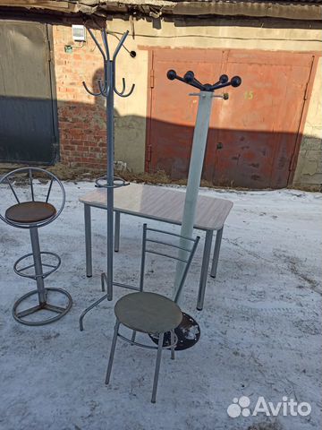 Диваны, стулья, вешалки, столы и многое другое Диваны, стулья, вешалки, столы и многое другое