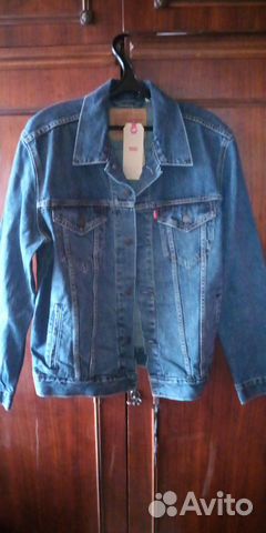 Levis джинсовая куртка (новая раз. М) Levis джинсовая куртка (новая раз. М)