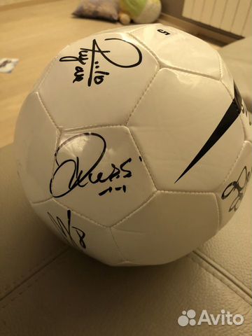 Футбольный мяч Nike с автографами игроков Зенита