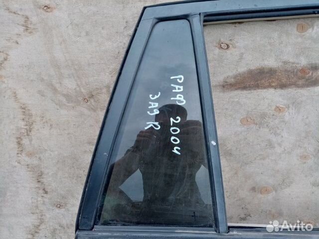 Стекло двери (форточка ) заднее правое Toyota Rav